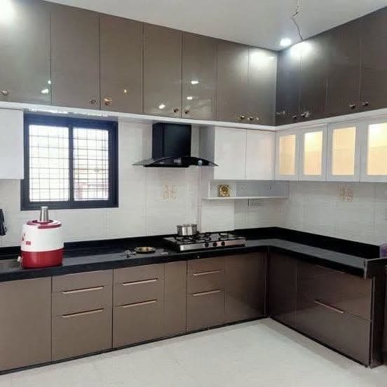 Modern L-Shape Kitchen